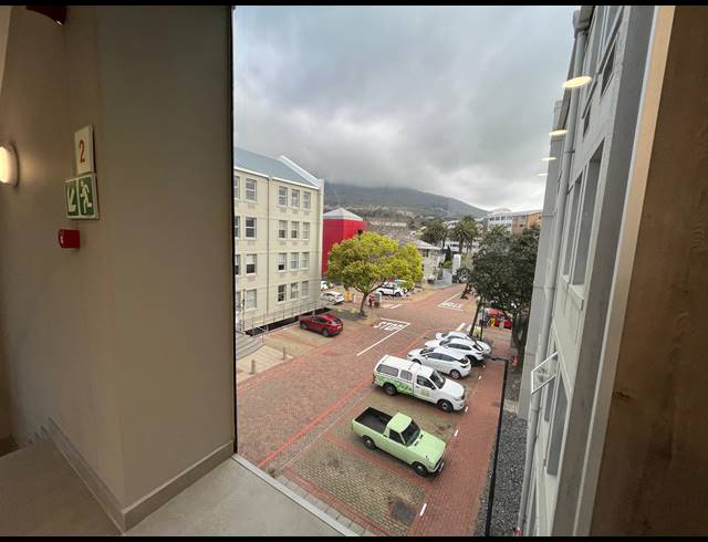 434M² OFFICE TO LET IN RONDEBOSCH